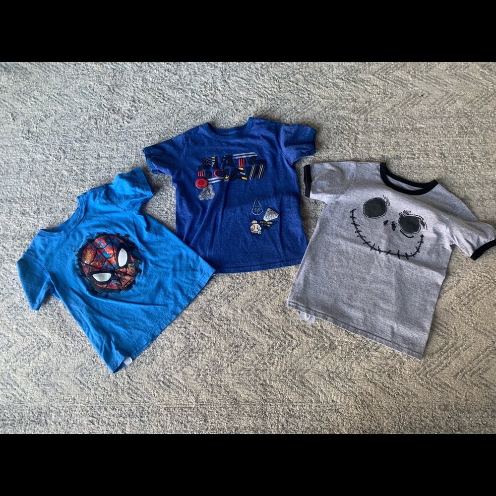 Lot of 3 boys Disney/Marvel t-shirts - size 5/6.